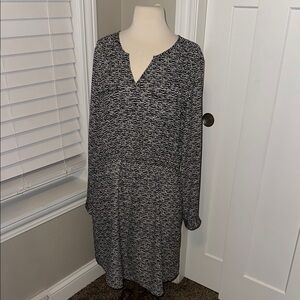 Massimo Black and White Long‎ Sleeve V-Neck Dress